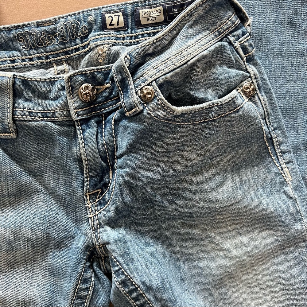 🏷️SOLD Miss Me Light Wash Bootcut Jeans - Picture 9 of 15